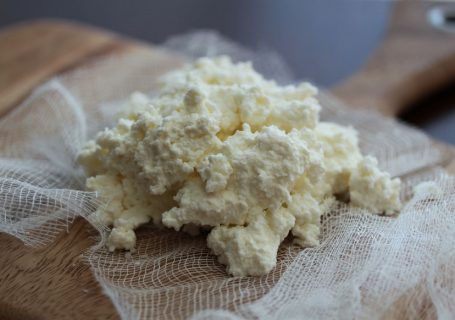 Cum faci brânză de vaci în casa